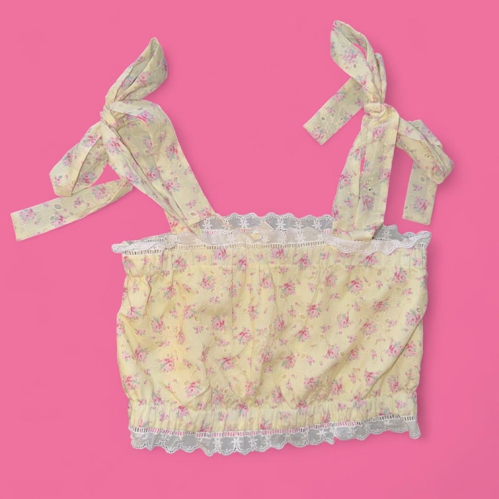 Peach Love California Yellow Floral Eyelet Lace Tie Strap Crop Top Women's M NWT - Picture 2 of 5